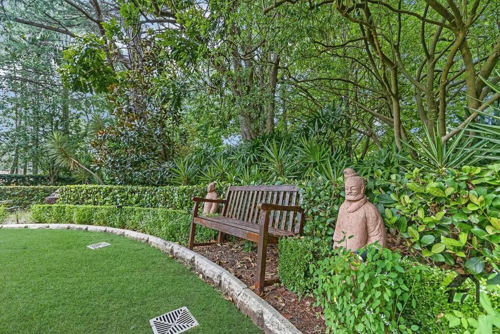'Lynwood' Warrawee Manor- Koi Home