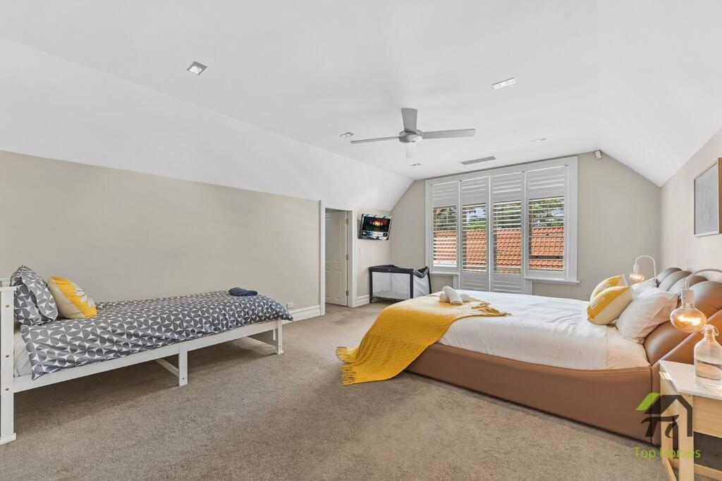 'Lynwood' Warrawee Manor- Koi Home
