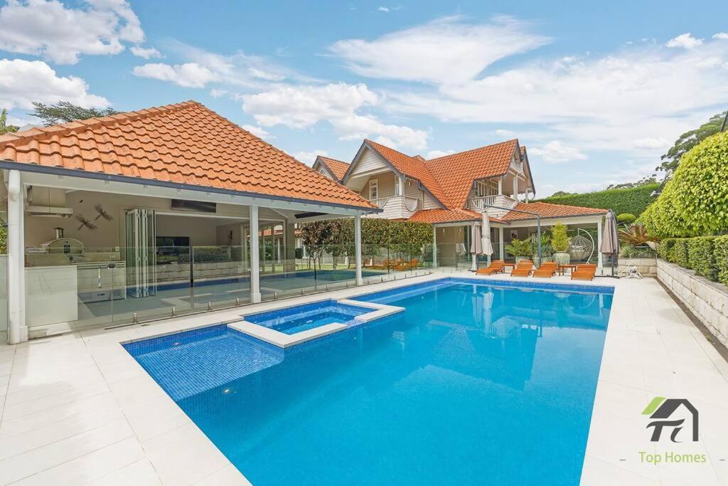 'Lynwood' Warrawee Manor- Koi Home