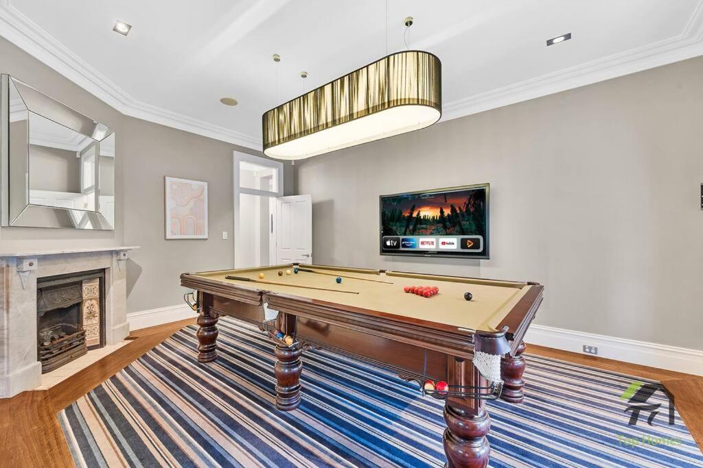 'Lynwood' Warrawee Manor- Koi Home