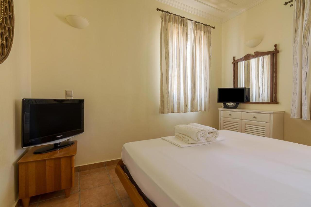 Spetses Breeze Apartment by Bee Home view 4