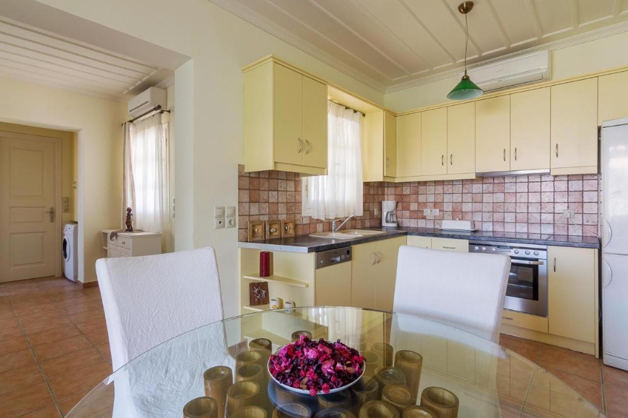 Spetses Breeze Apartment by Bee Home view 5
