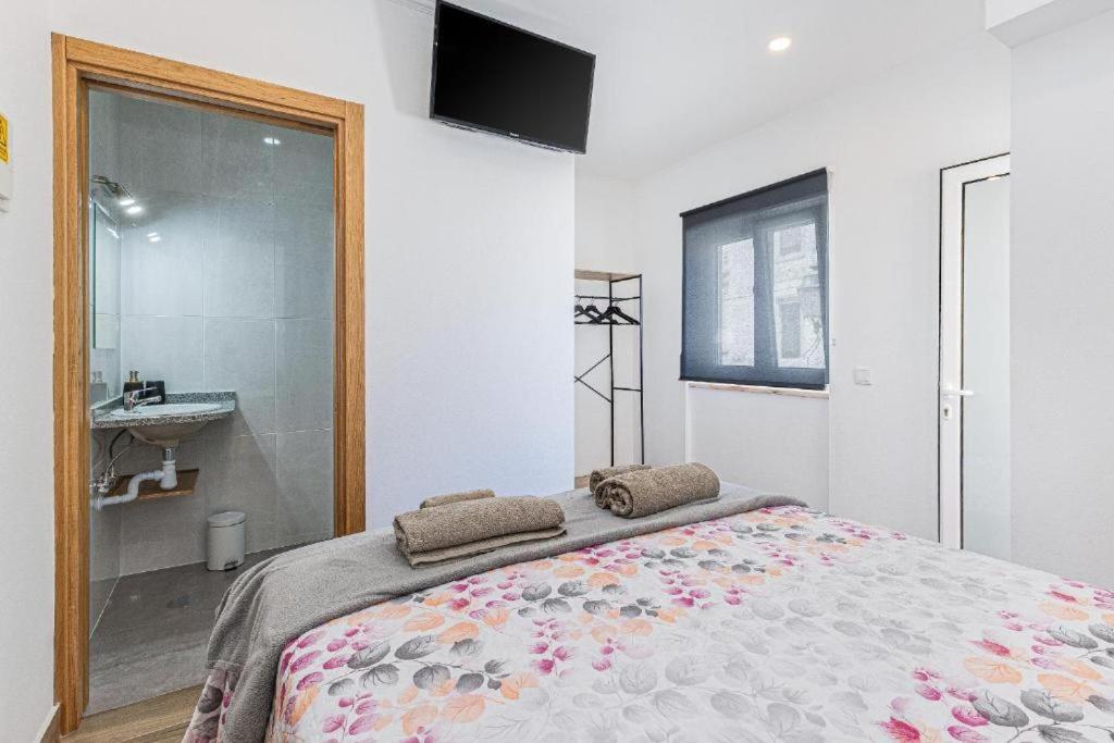 Casa da Avó - City Center - Private Bedrooms view 3