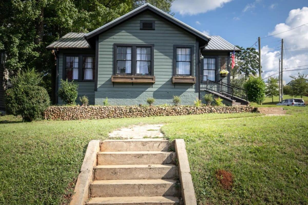 East Lake Stunner-Located at the foot of the Ruffner Mountains view 4