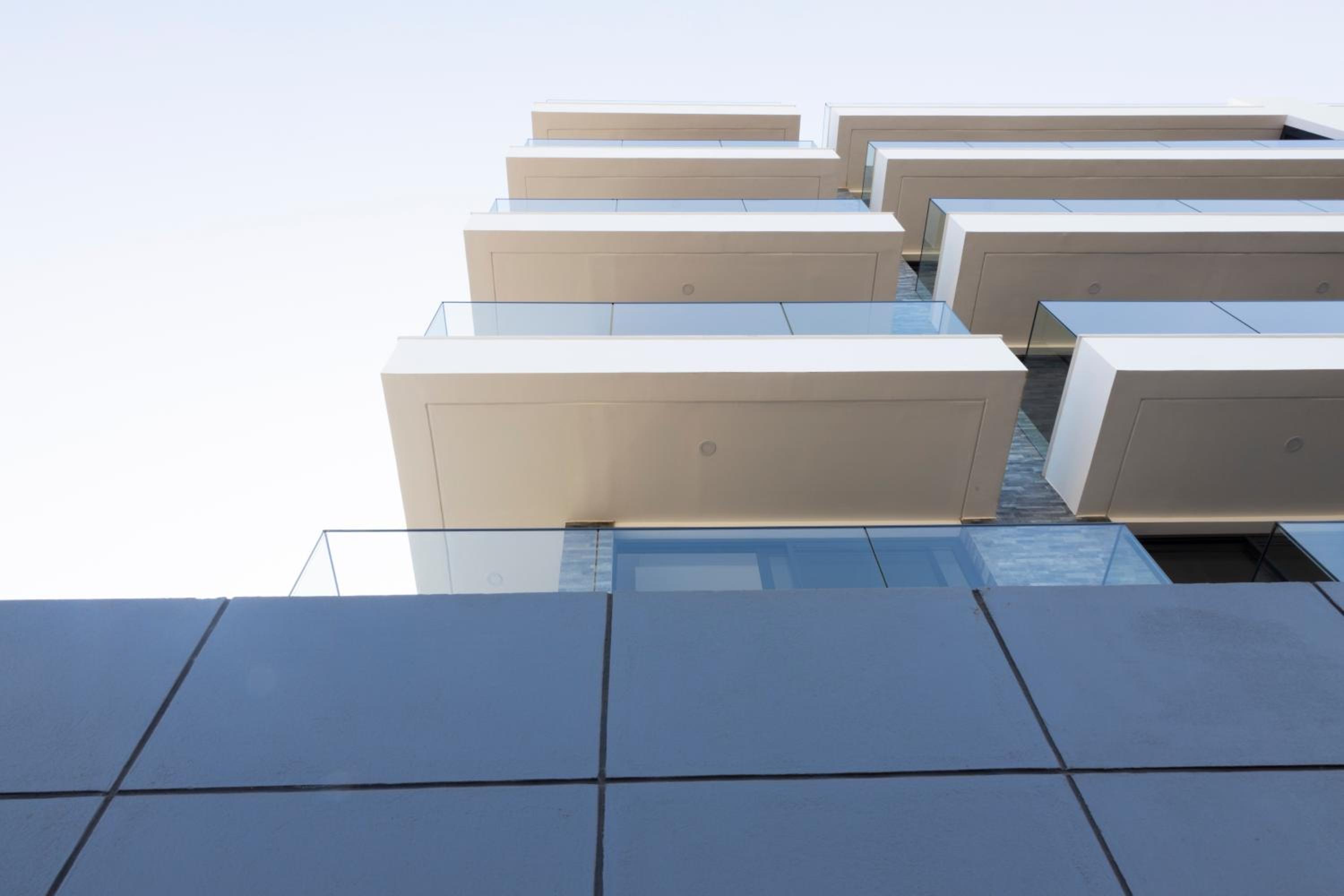 Lux 3-BR: Panoramic Sea View & Rooftop Pool