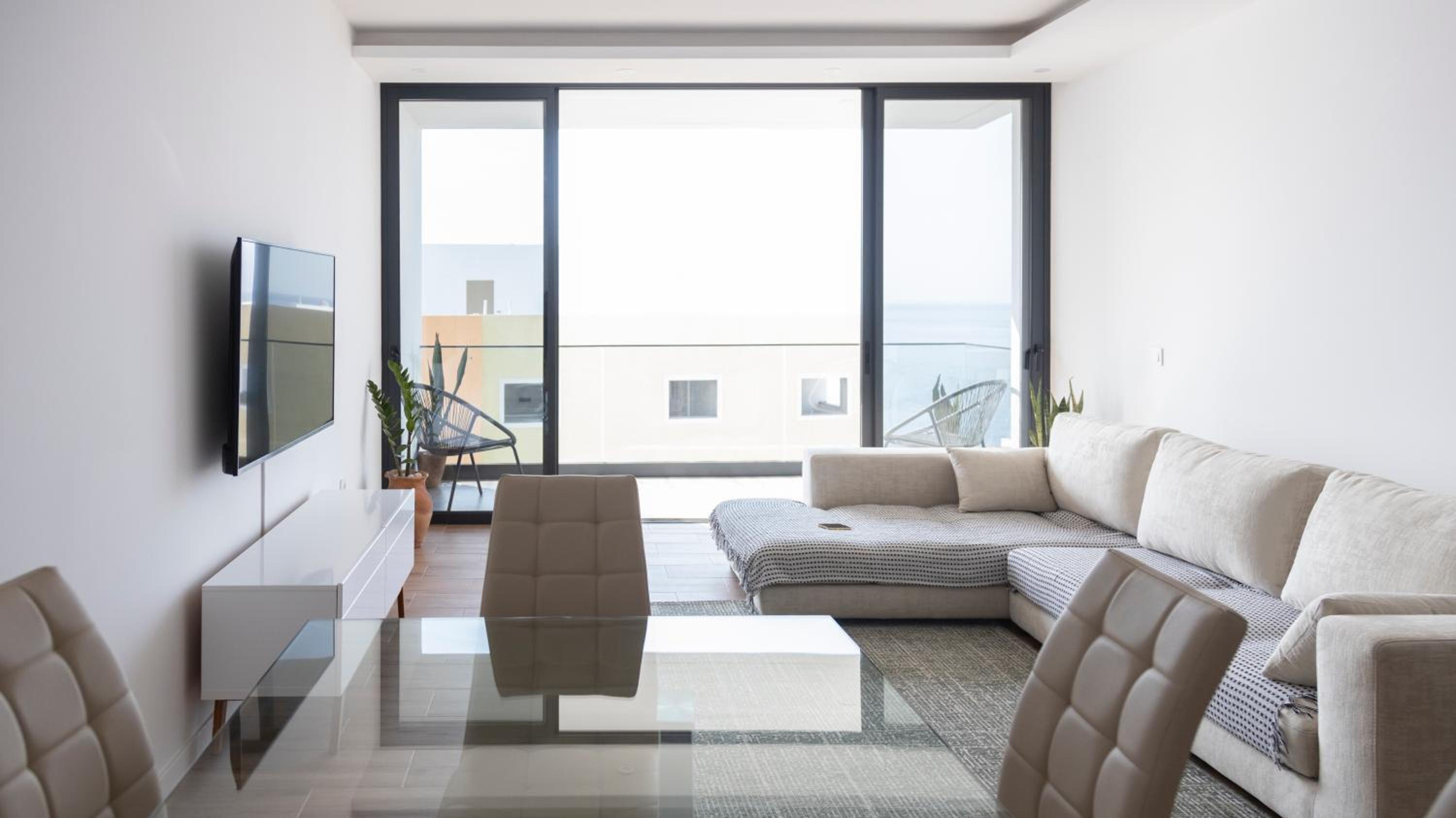 Lux 3-BR: Panoramic Sea View & Rooftop Pool
