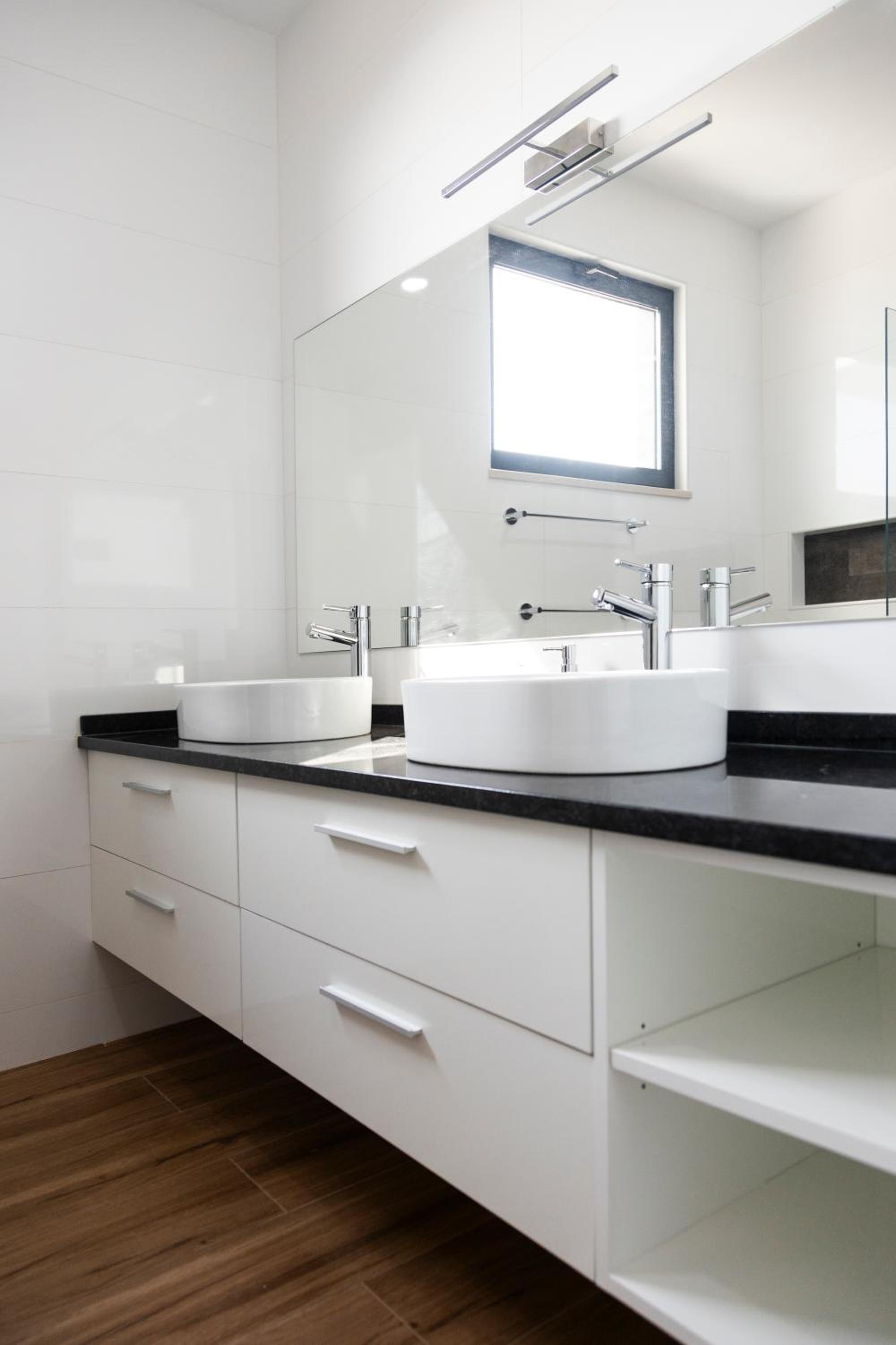 Lux 3-BR: Panoramic Sea View & Rooftop Pool