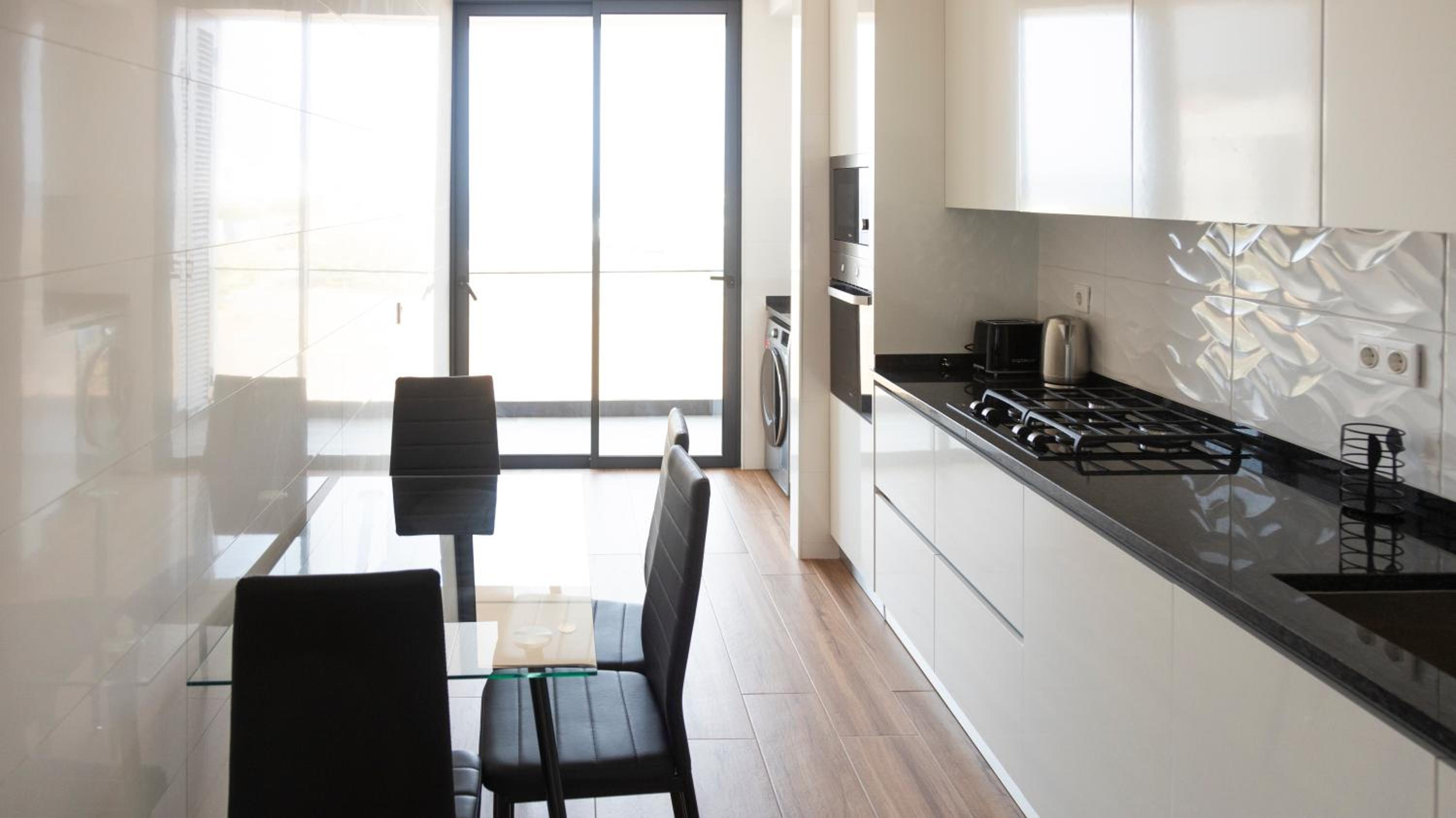 Lux 3-BR: Panoramic Sea View & Rooftop Pool