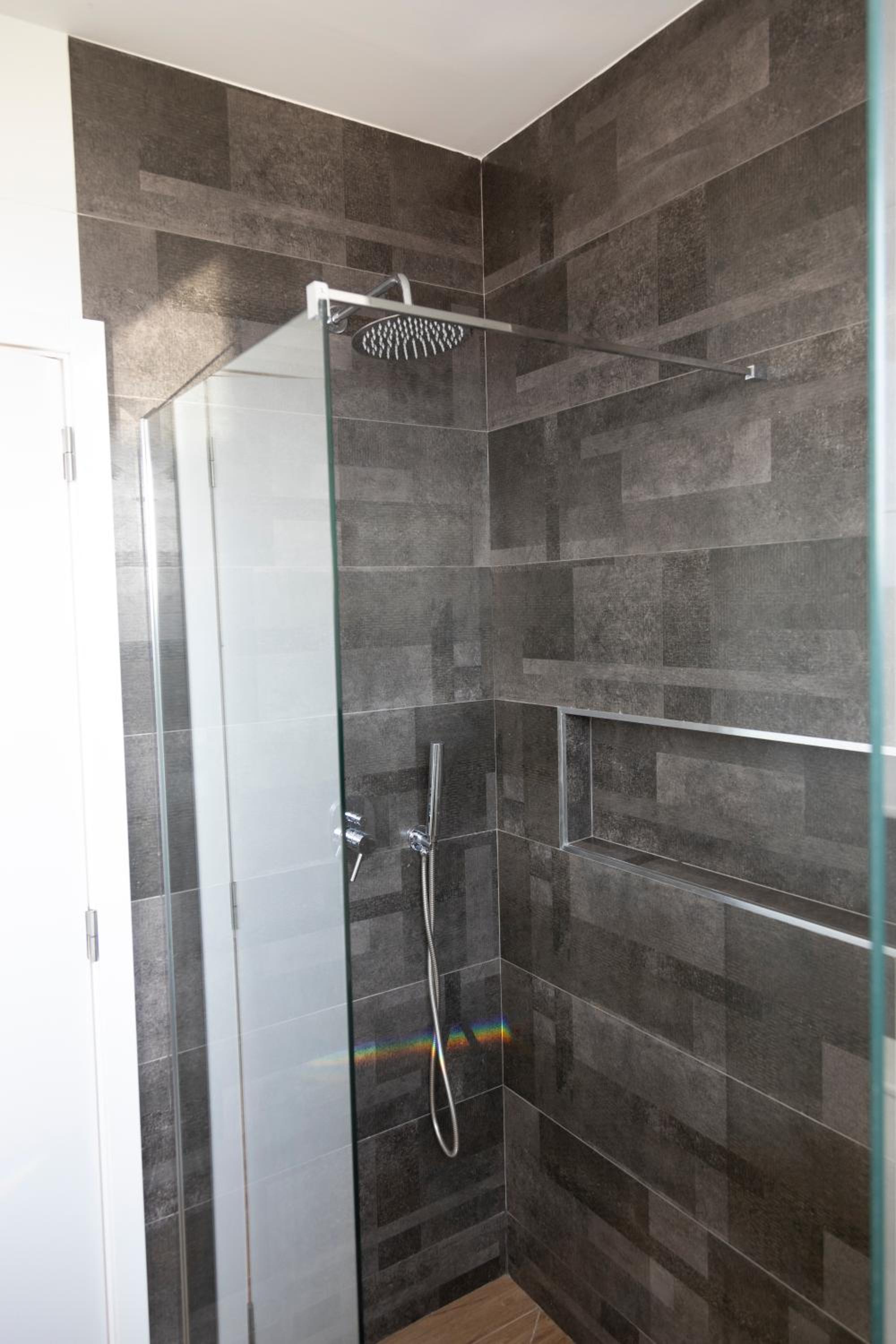 Lux 3-BR: Panoramic Sea View & Rooftop Pool