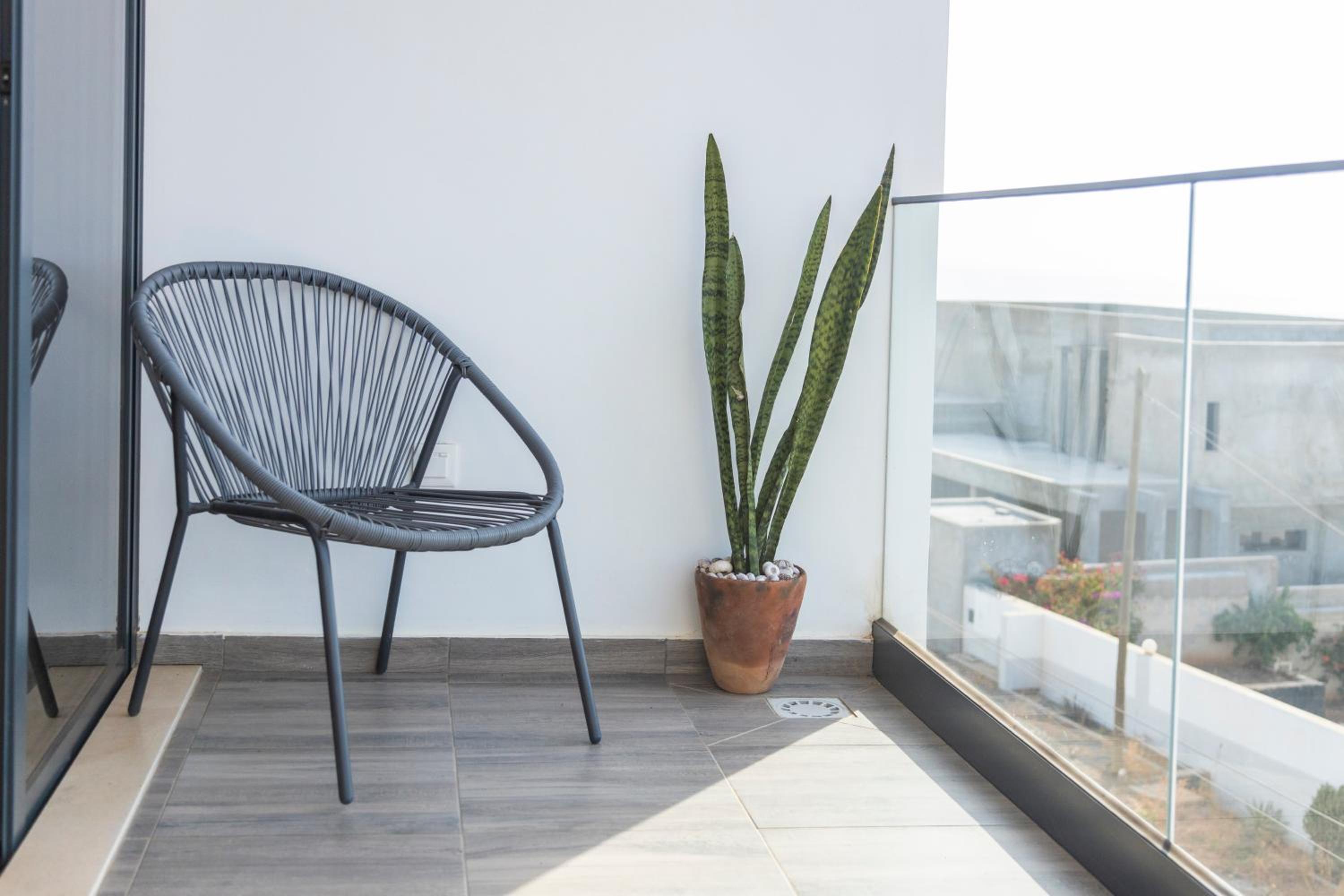 Lux 3-BR: Panoramic Sea View & Rooftop Pool