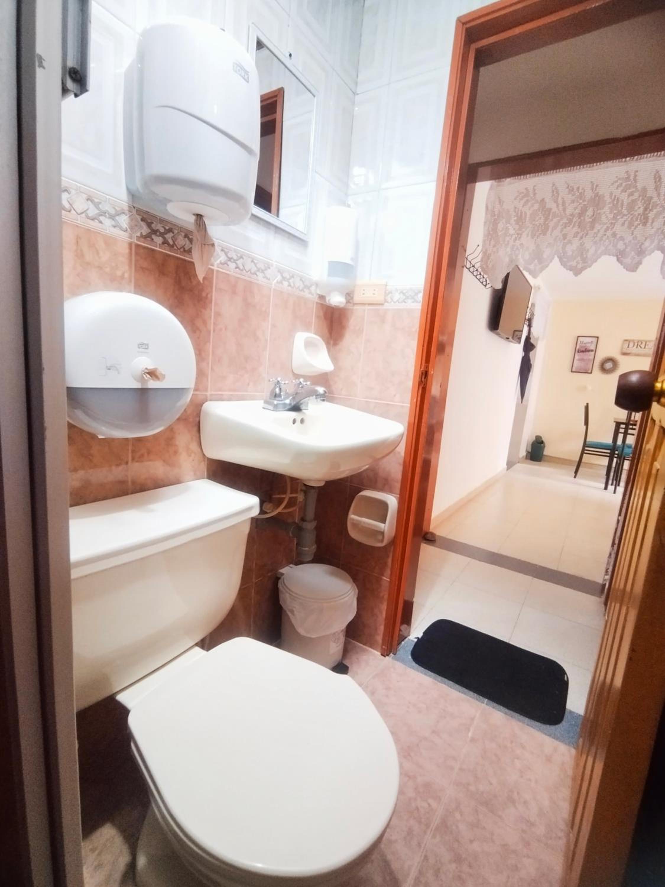 Apartamento Familiar Privado 101 Con Baño Cocina Tv Wifi Sala