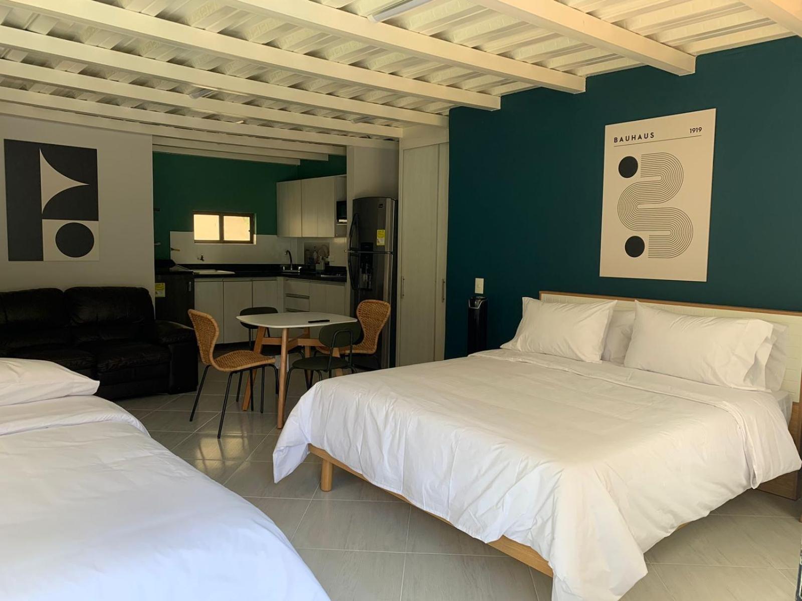 El Poblado, La Frontera (Apartamentos)