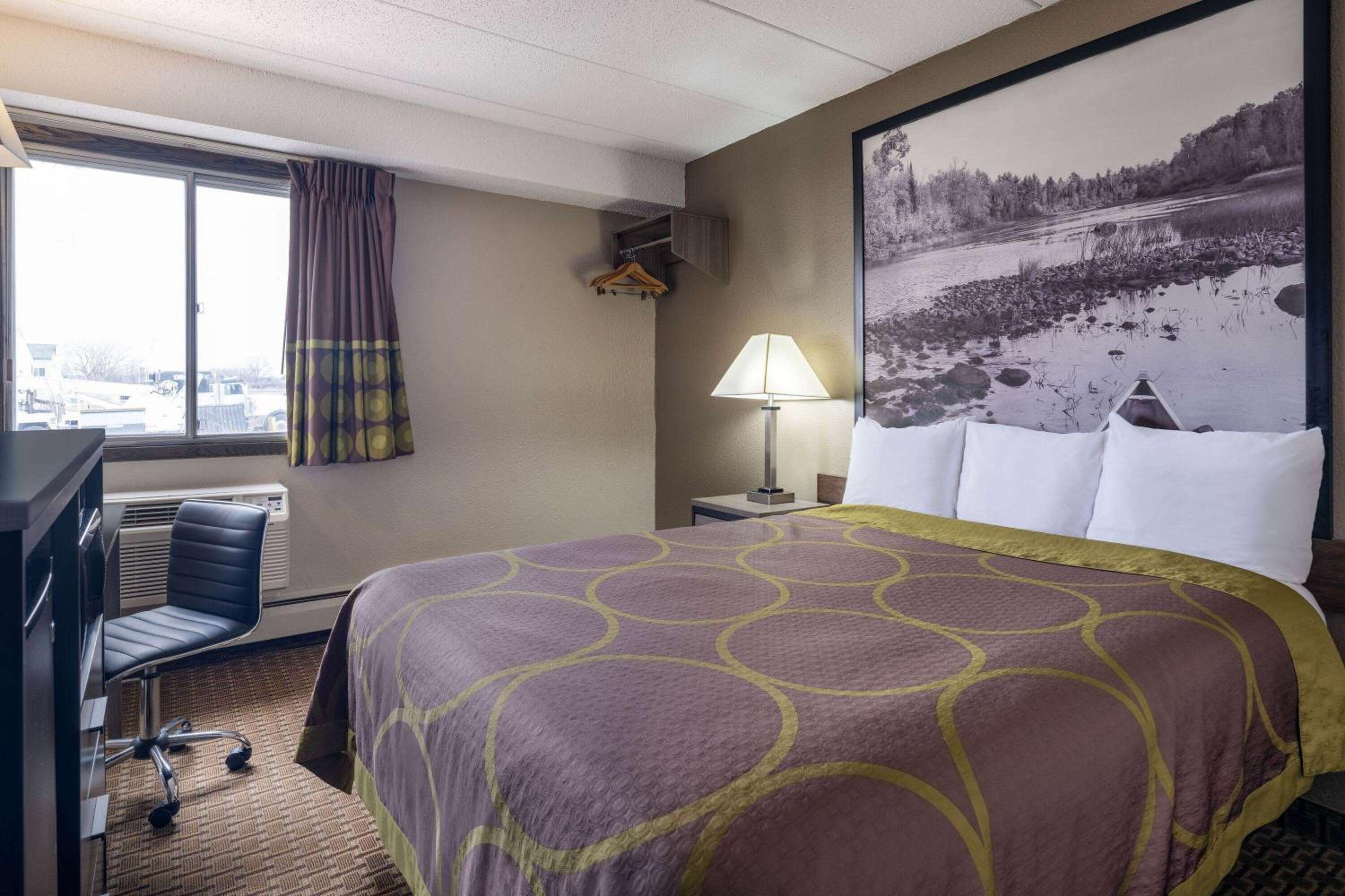 Super 8 by Wyndham Owatonna - Property Image 21