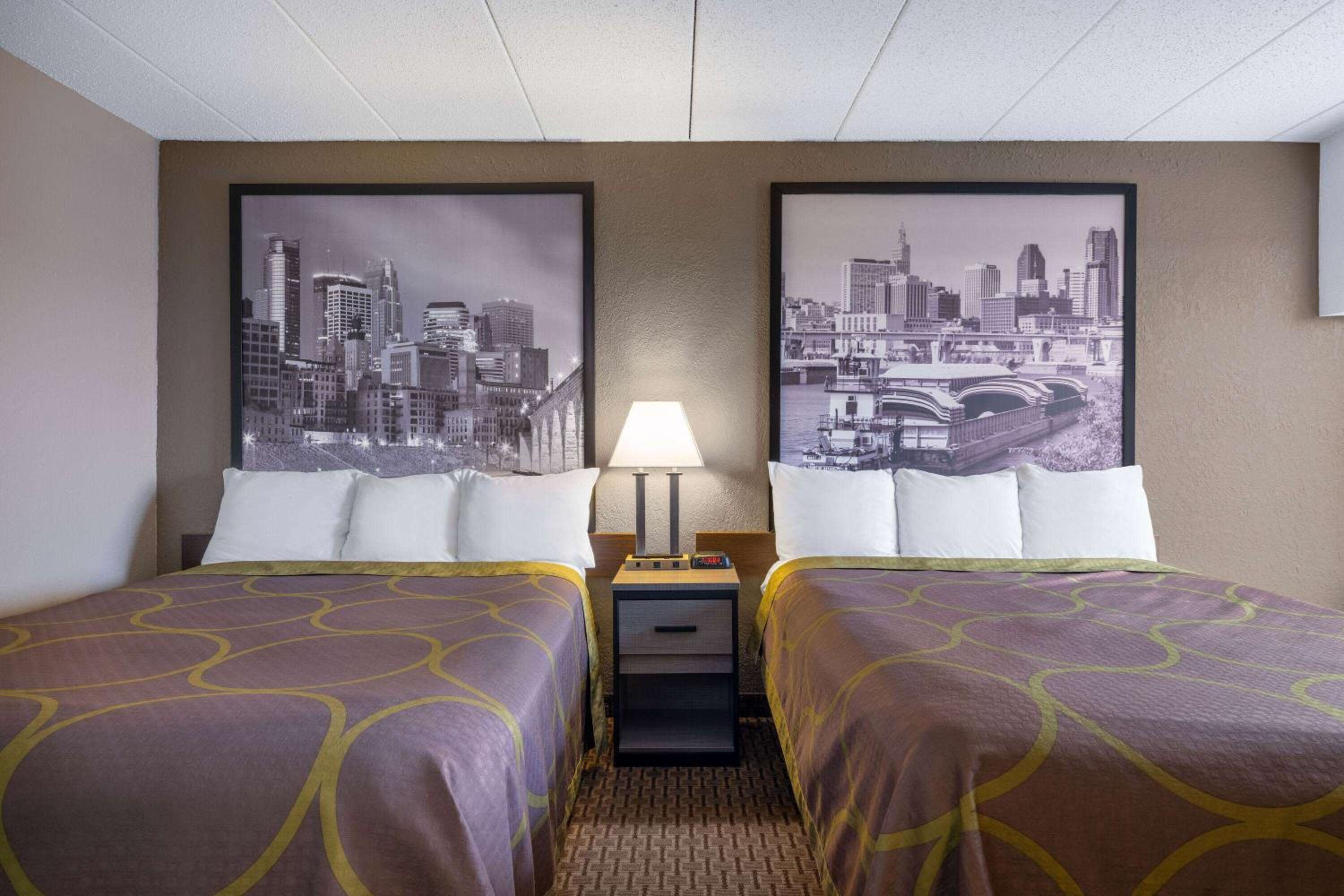 Super 8 by Wyndham Owatonna - Property Image 11