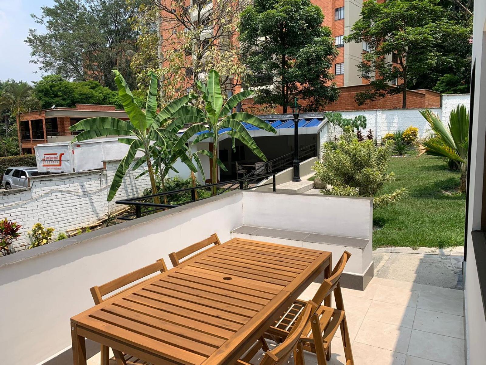 El Poblado, La Frontera (Apartamentos)