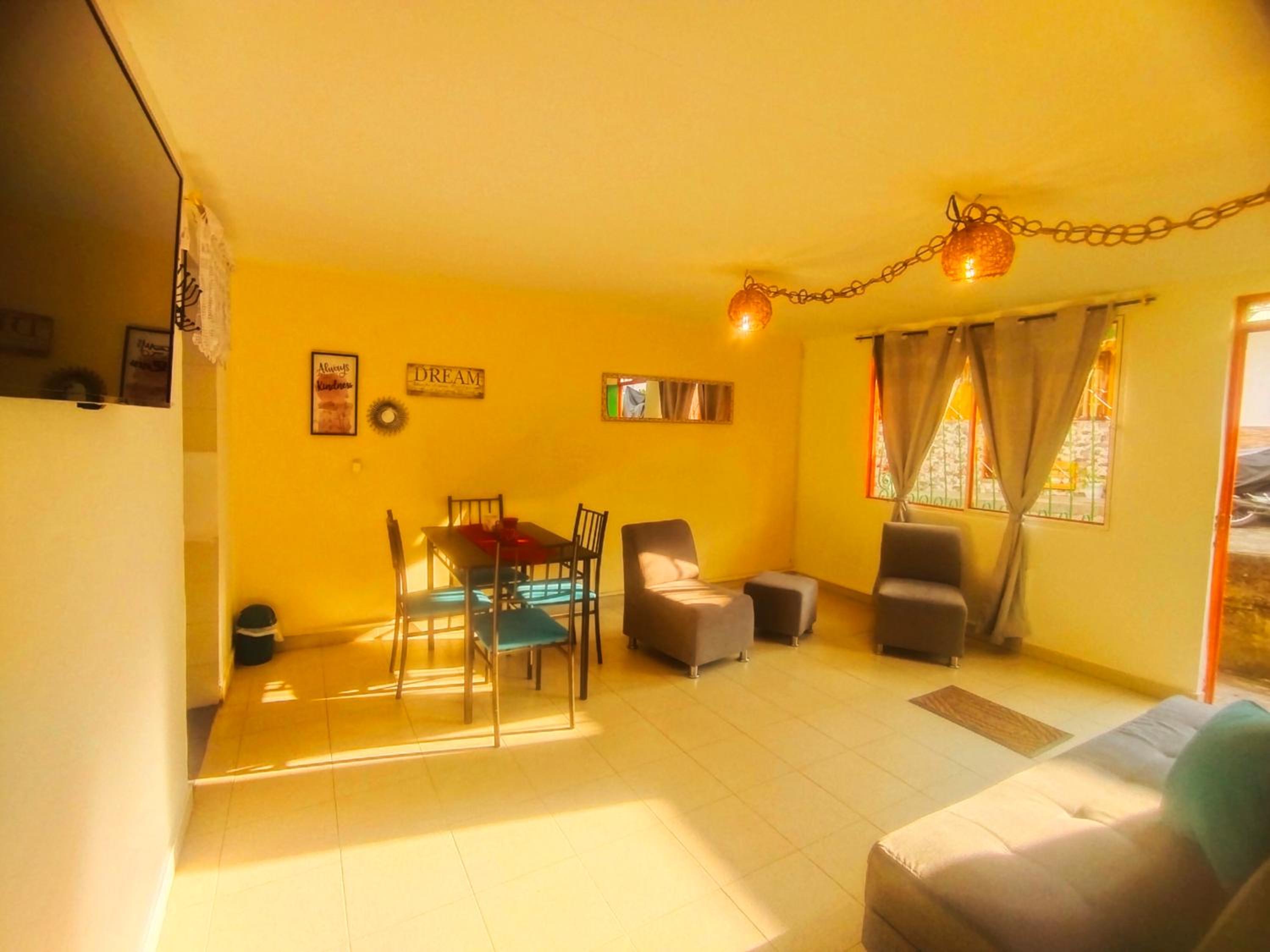 Apartamento Familiar Privado 101 Con Baño Cocina Tv Wifi Sala