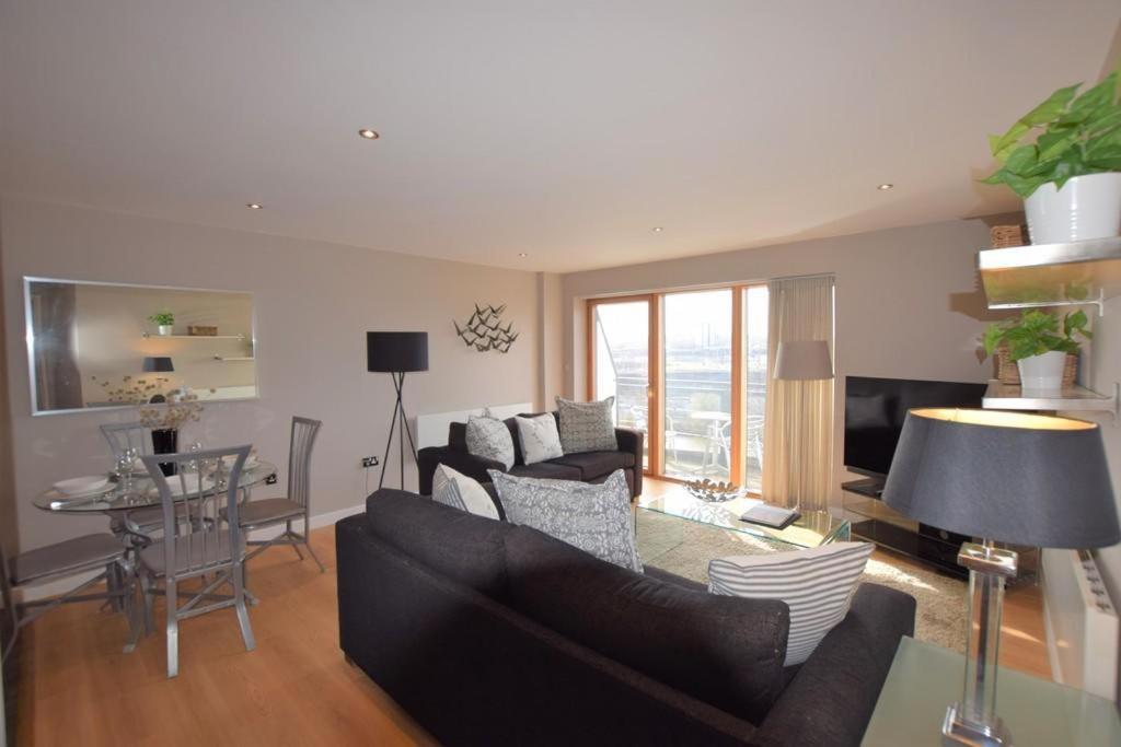 The Chambers, Riverside West view 2