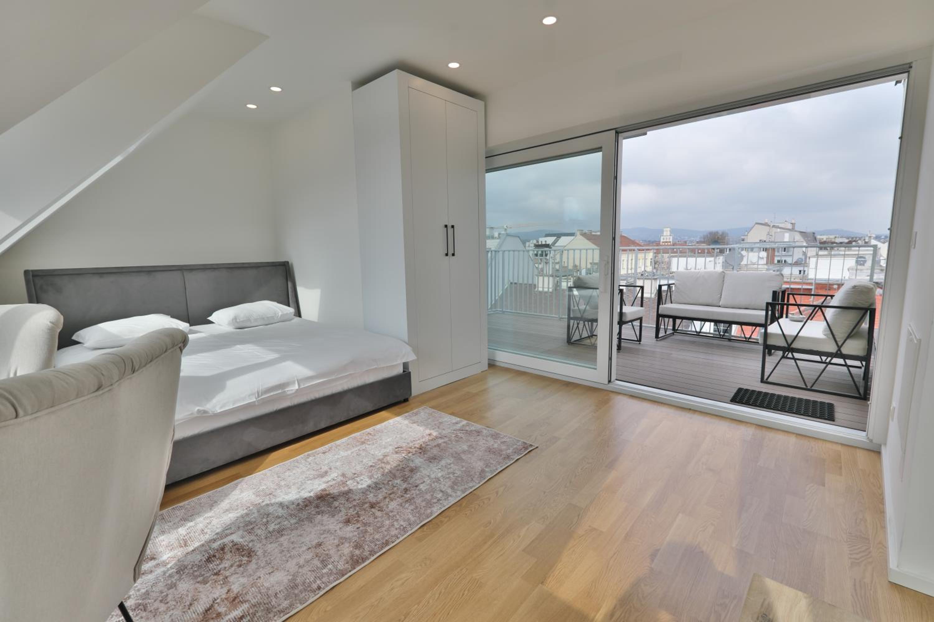 Vienna Lotus Apartments