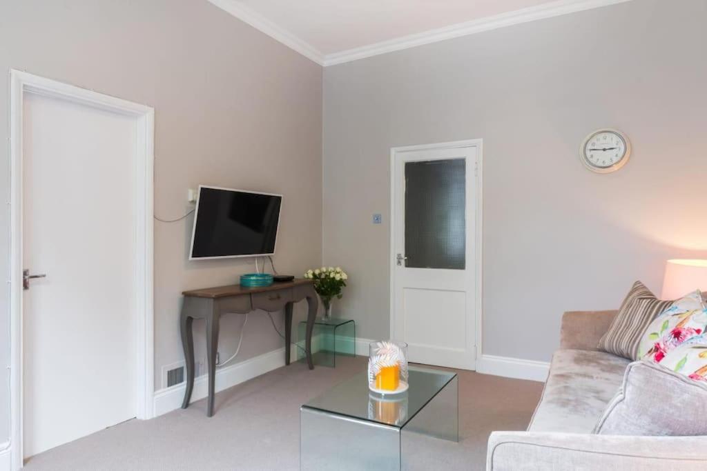 Porchester Terrace North Raised Ground Fl Sleeps 4
