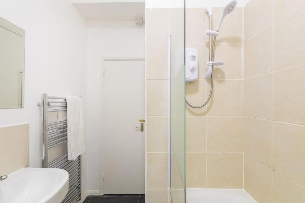 Porchester Terrace North Raised Ground Fl Sleeps 4