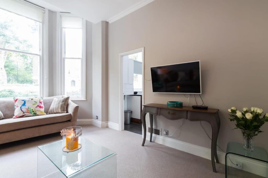 Porchester Terrace North Raised Ground Fl Sleeps 4
