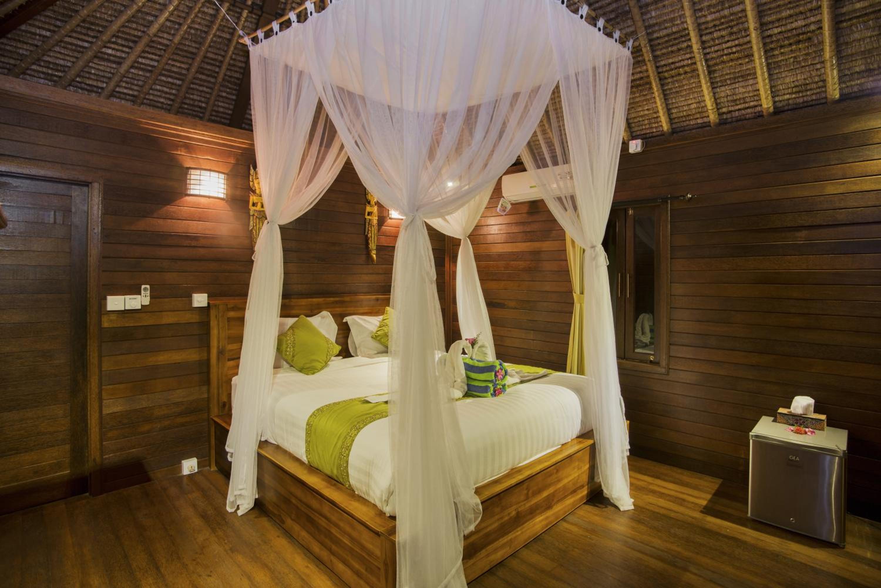 Laguna Reef Huts