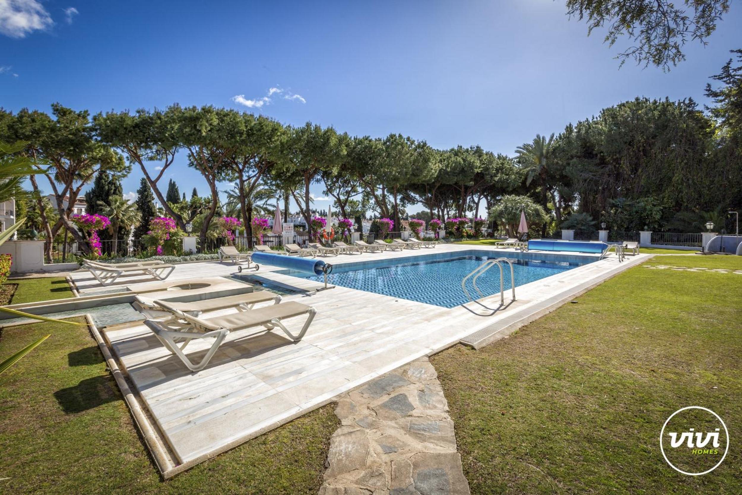 ViVi Homes - Casa Nobu Pool, Garden, Patio & Beach