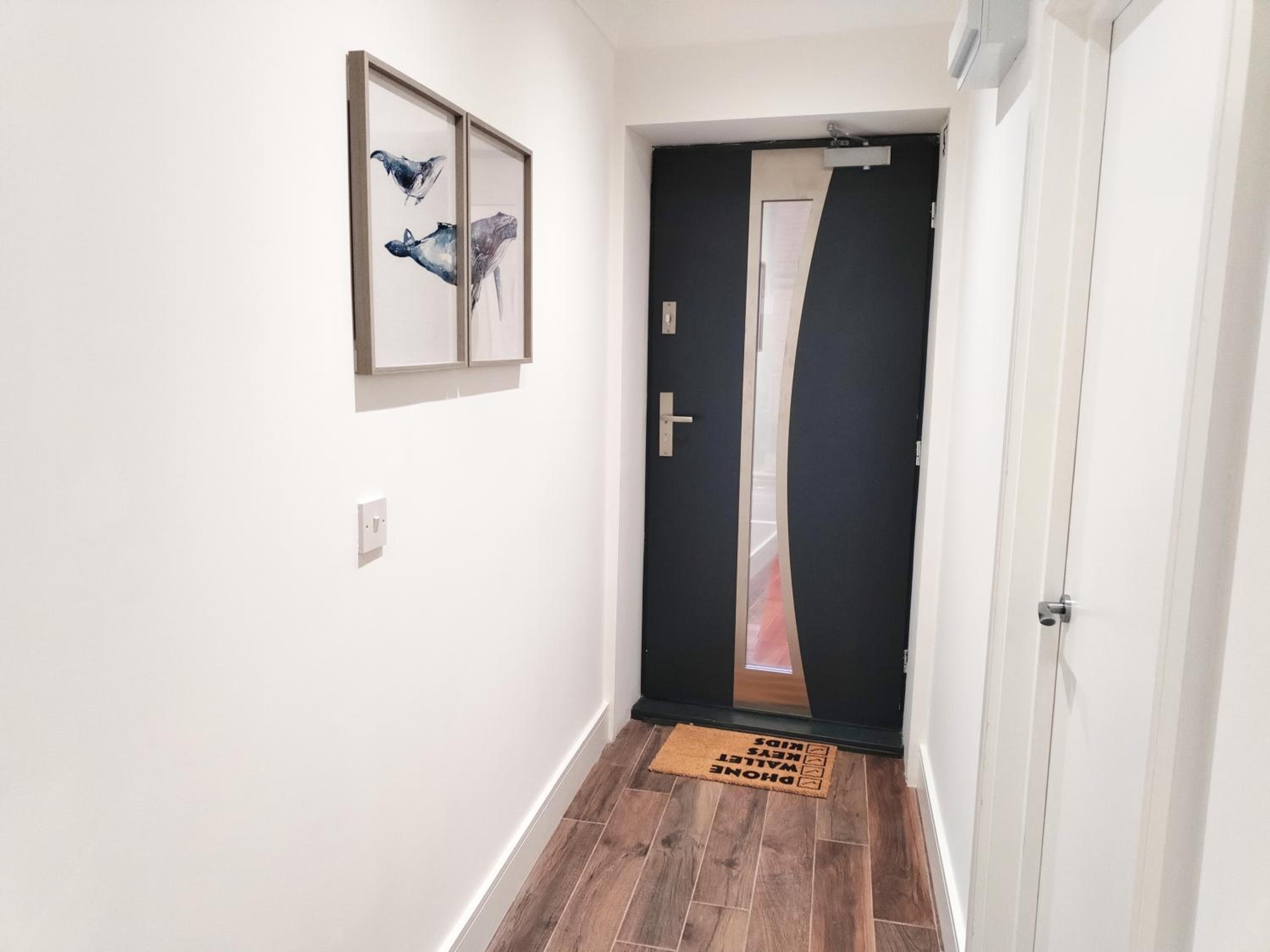 Luxury apartment near London centre, near train station, E1
