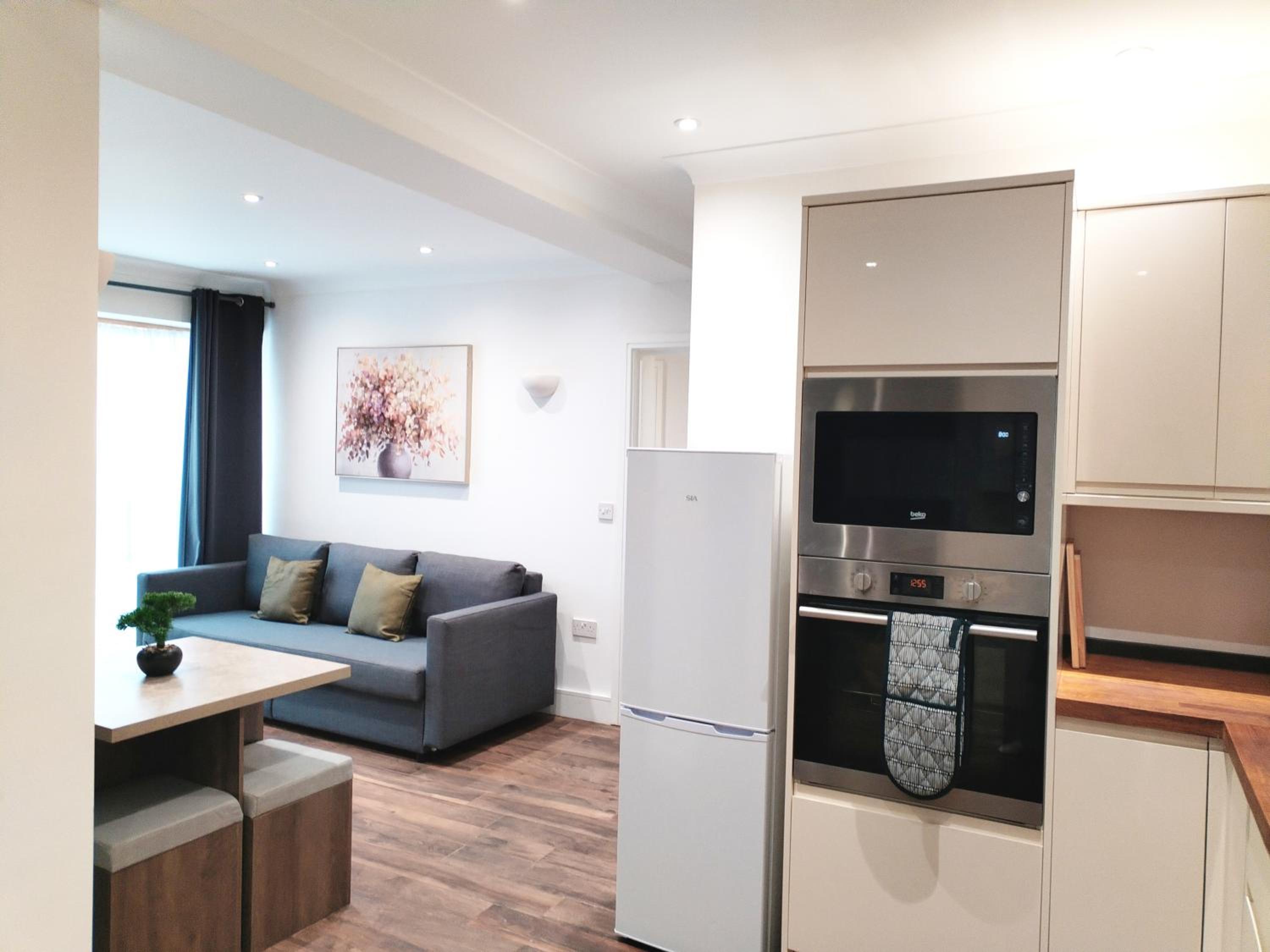 Luxury apartment near London centre, near train station, E1