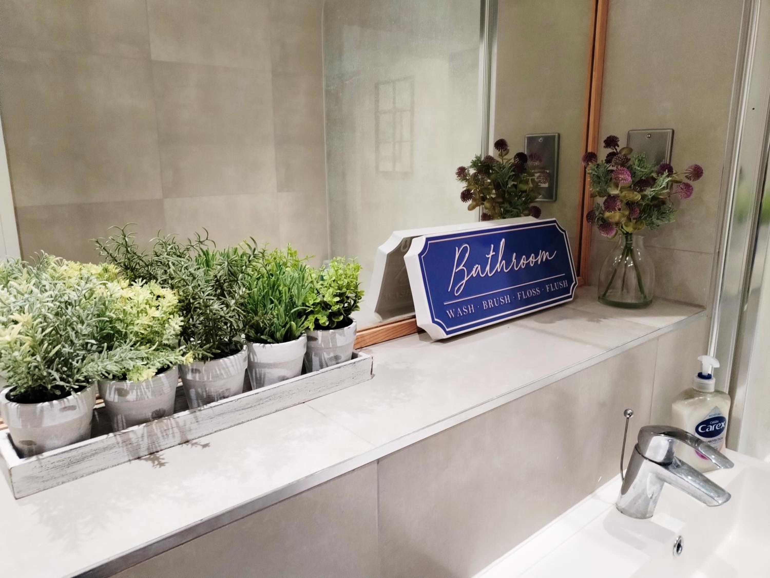 Luxury apartment near London centre, near train station, E1