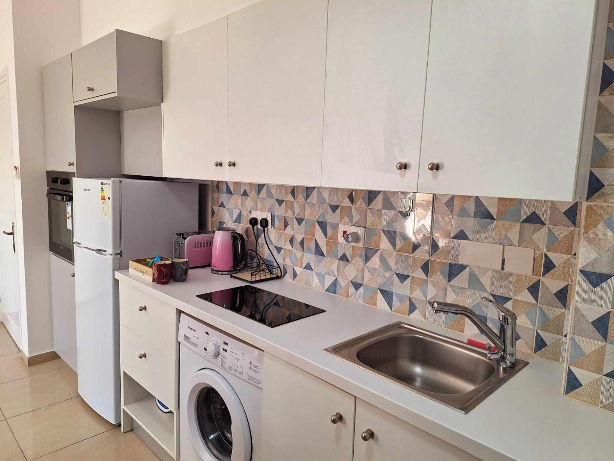 Stylish Apt Kato Paphos Close to Beach & Vibrant Harbor Life