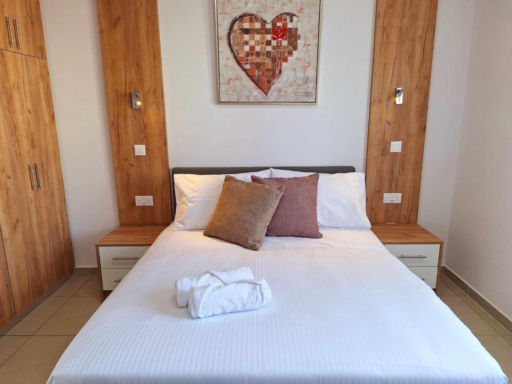 Stylish Apt Kato Paphos Close to Beach & Vibrant Harbor Life