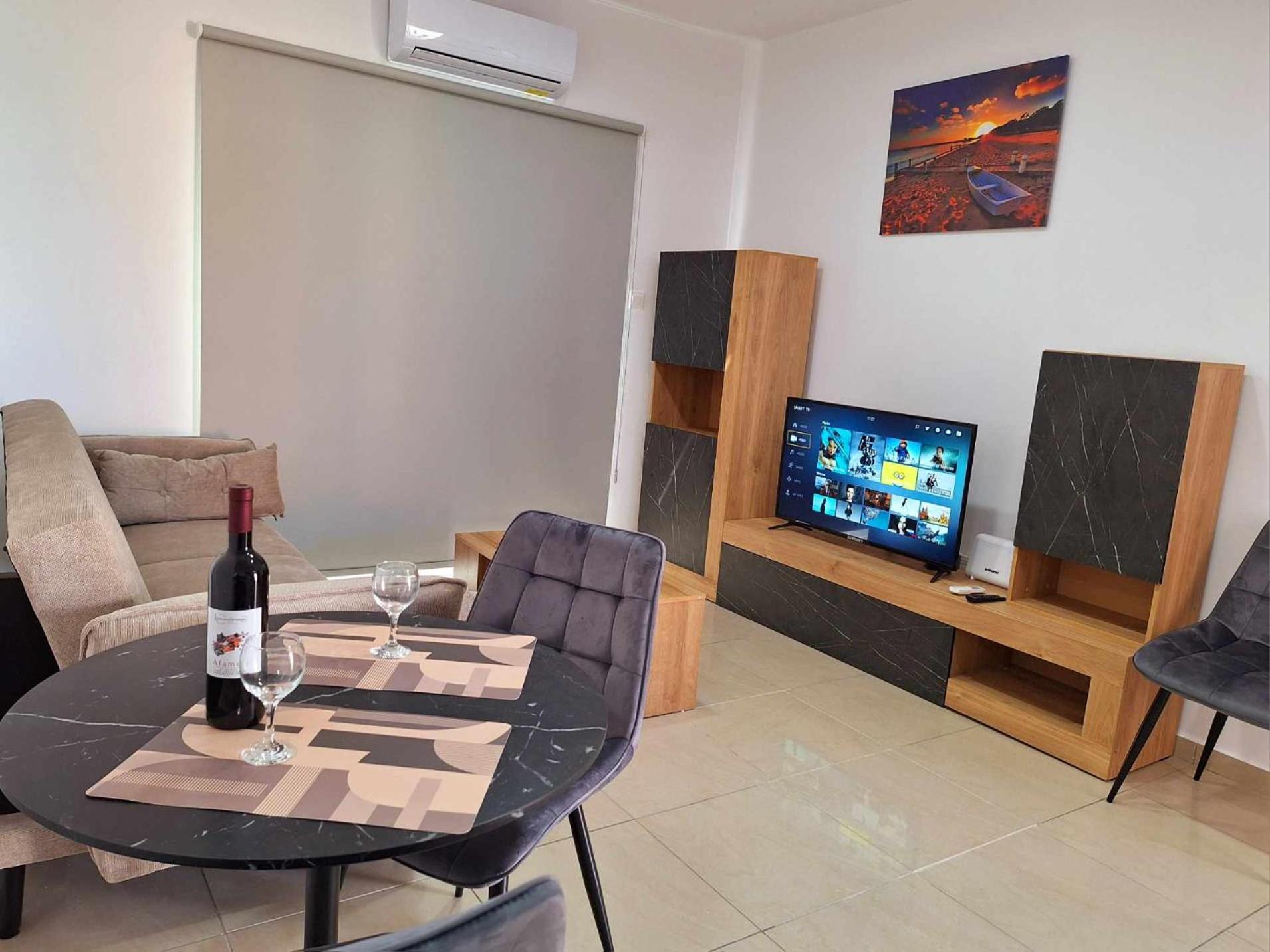 Stylish Apt Kato Paphos Close to Beach & Vibrant Harbor Life