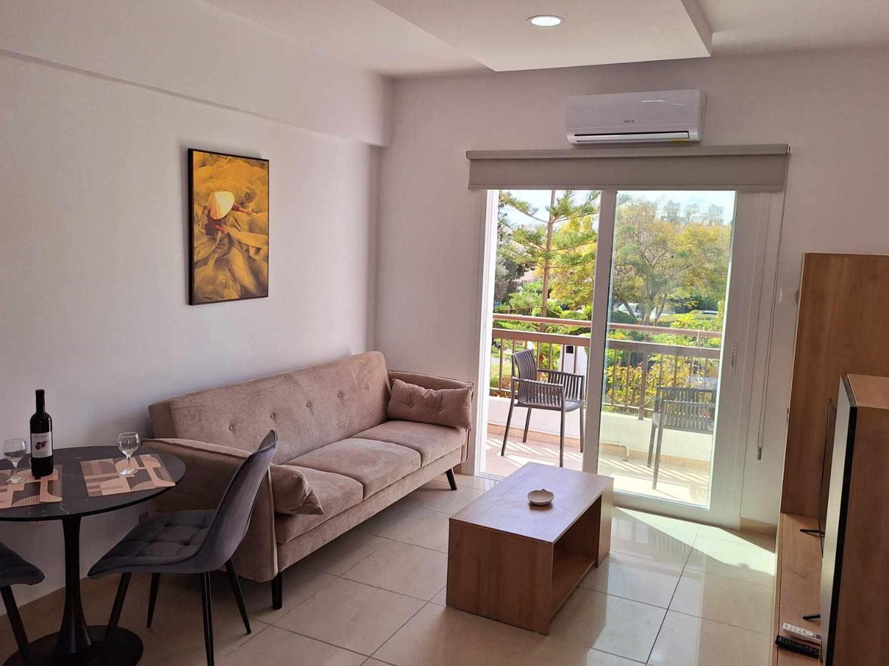 Stylish Apt Kato Paphos Close to Beach & Vibrant Harbor Life