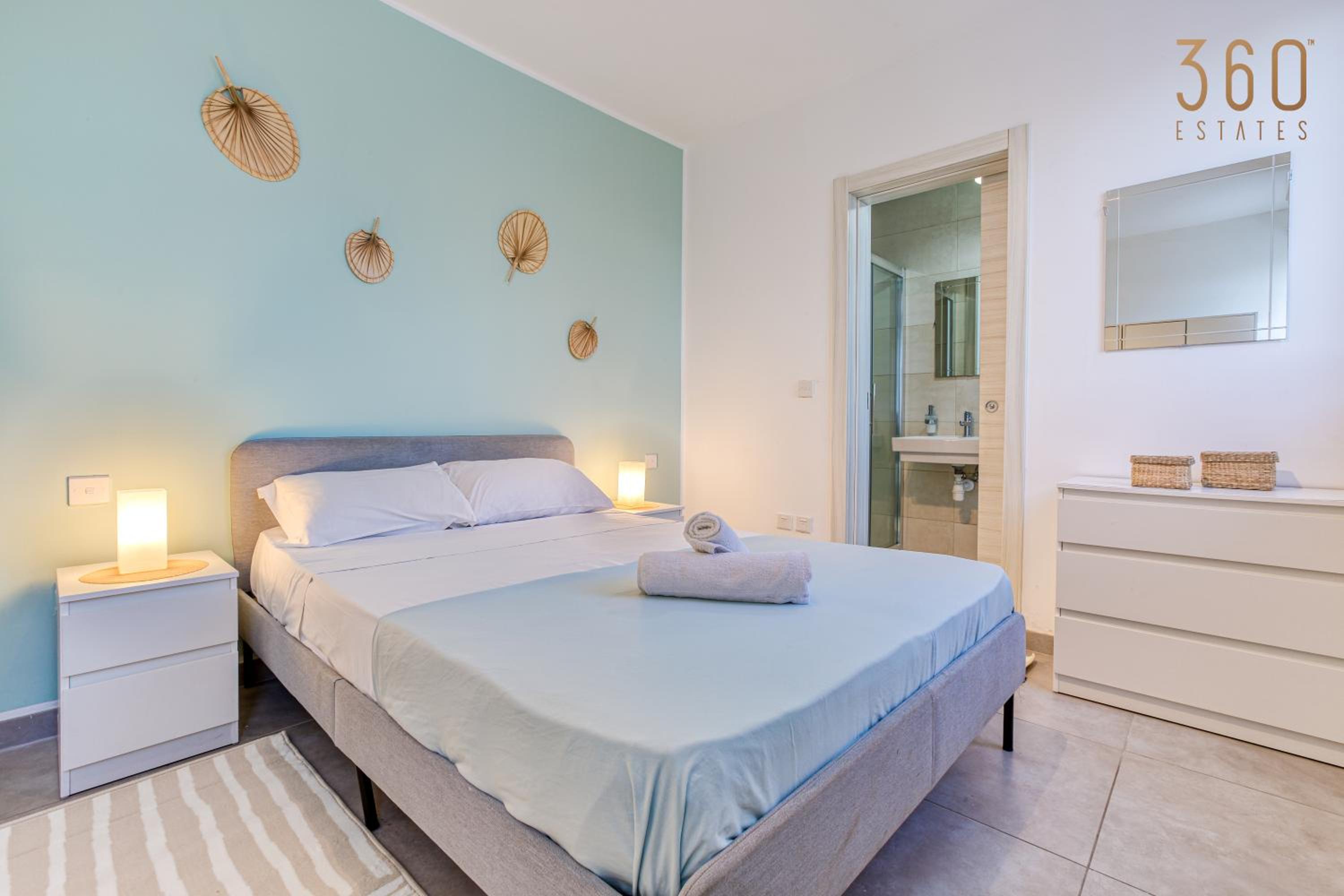 Gzira, Central APT - Spacious with Super WIFI & AC by 360 Estates view 4