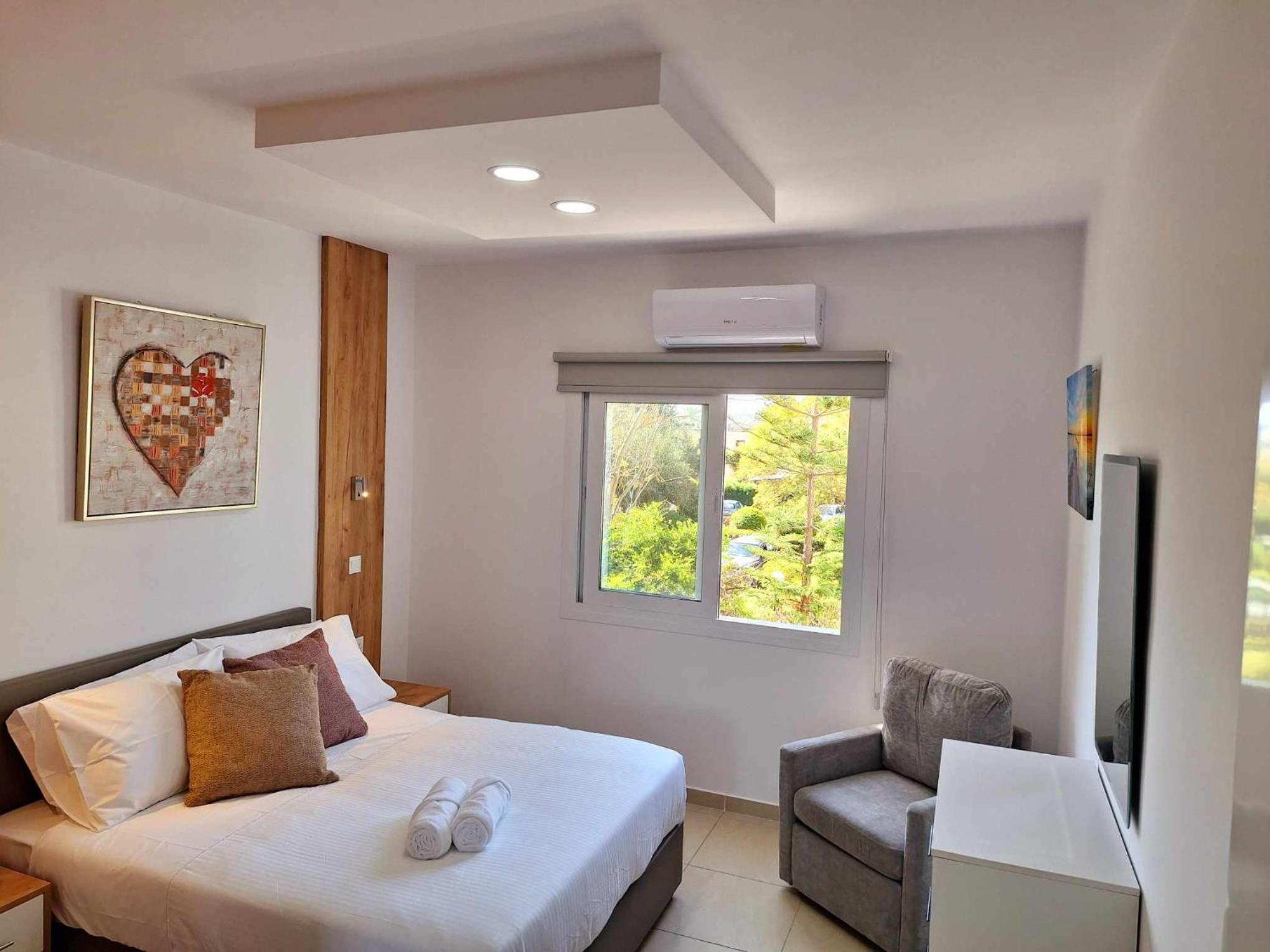 Stylish Apt Kato Paphos Close to Beach & Vibrant Harbor Life
