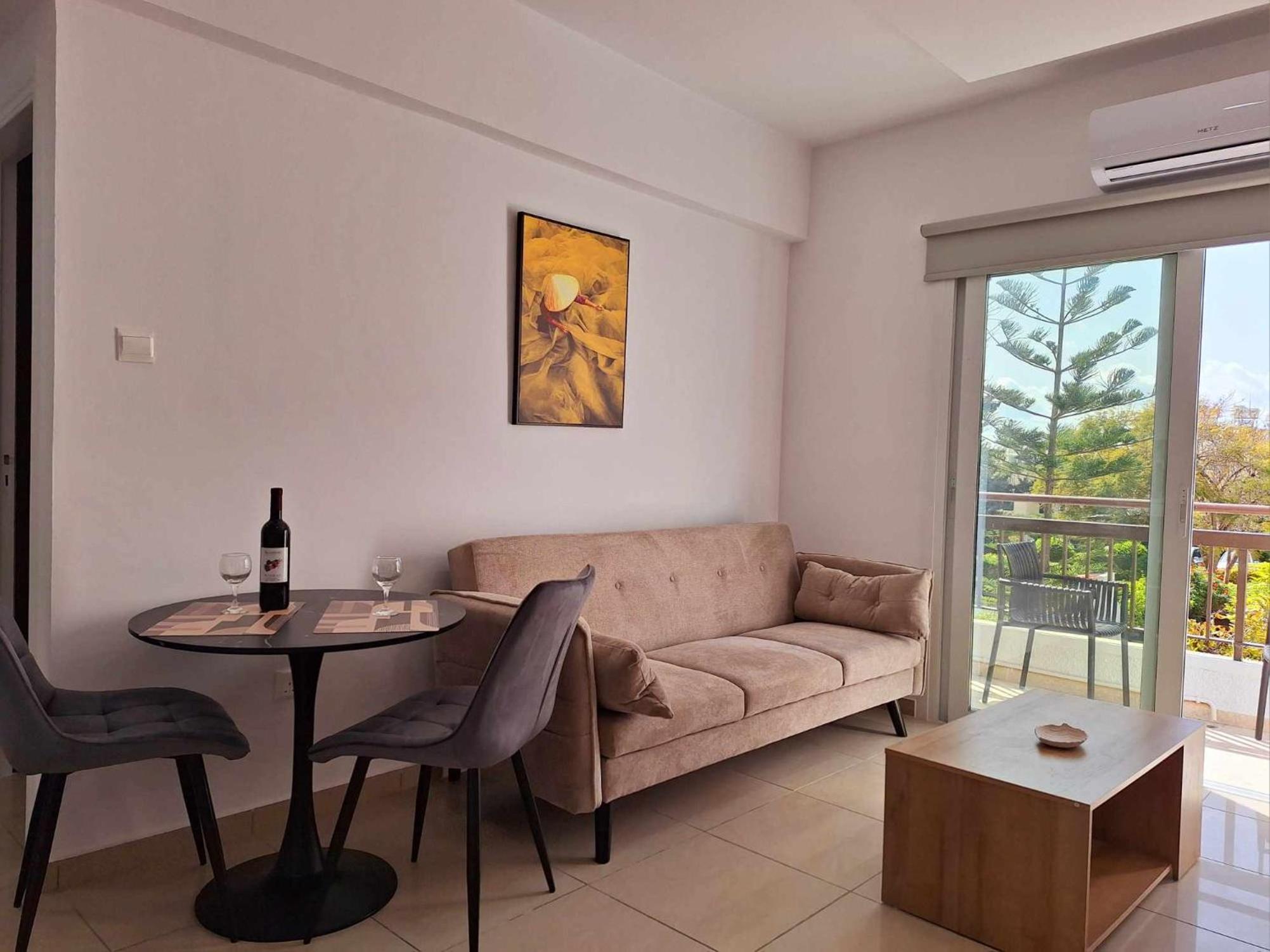 Stylish Apt Kato Paphos Close to Beach & Vibrant Harbor Life
