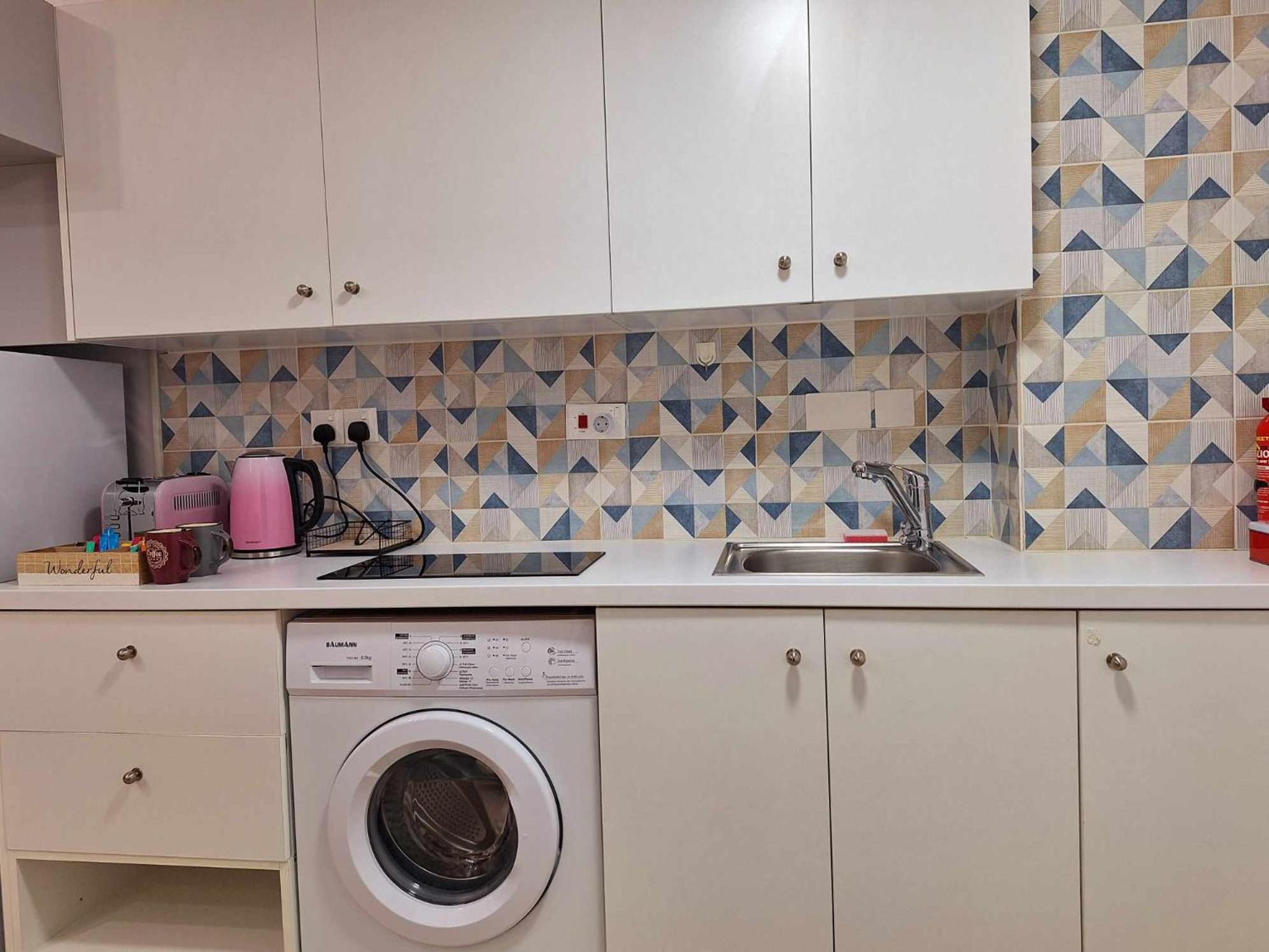 Stylish Apt Kato Paphos Close to Beach & Vibrant Harbor Life