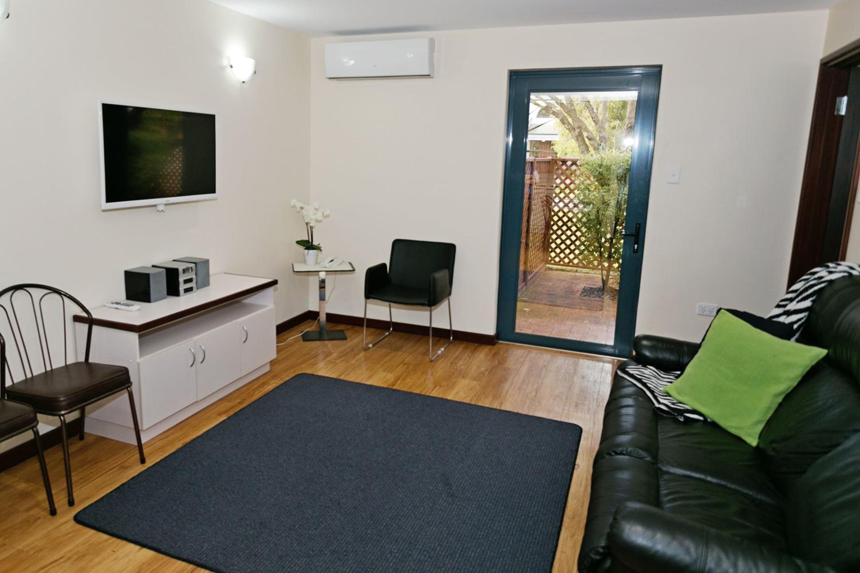 Dolphin Lodge Albany - Self Contained Apartments at Middleton Beach
