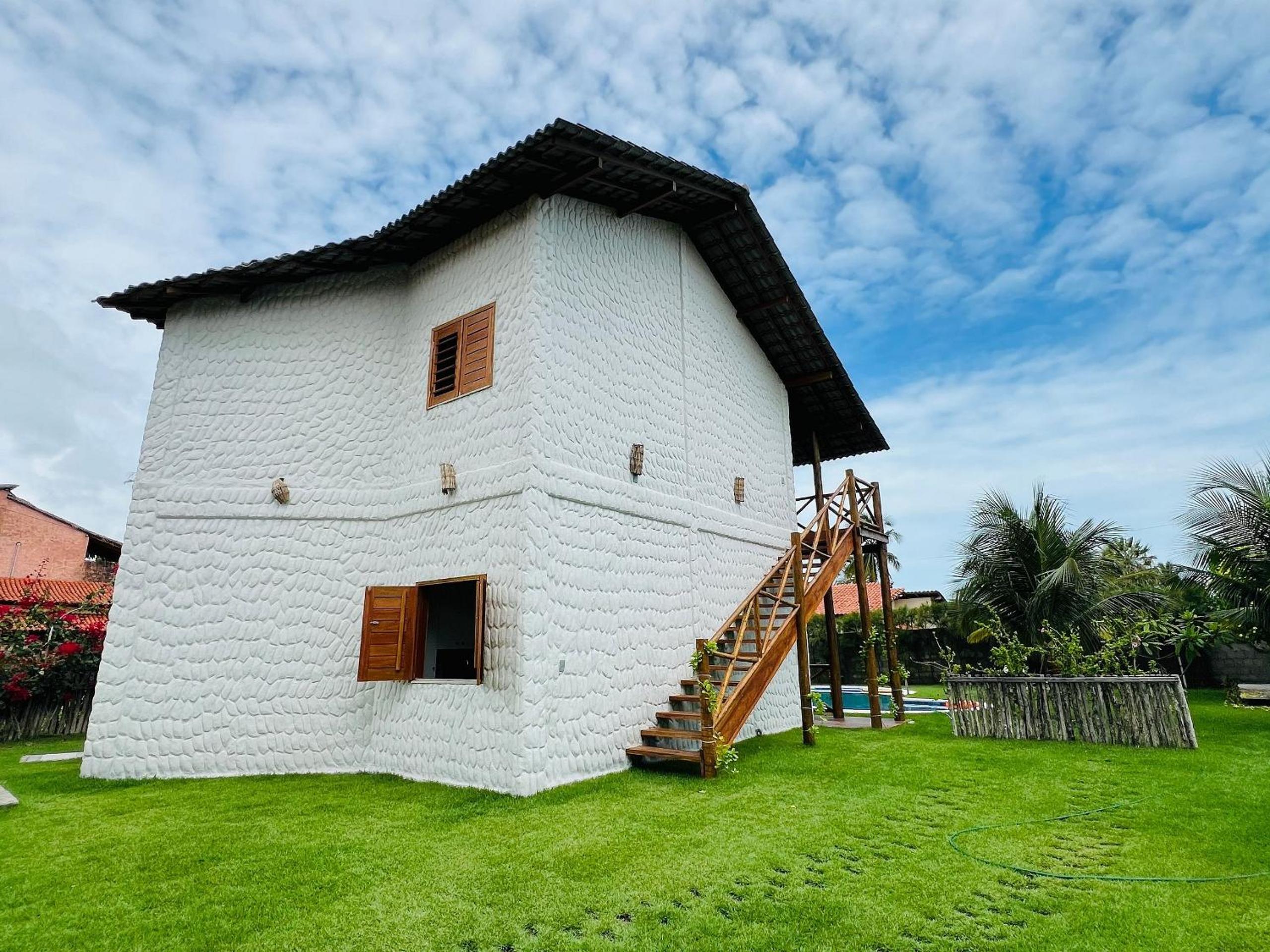 Cond. duplo novo com piscina a 10mt da praia