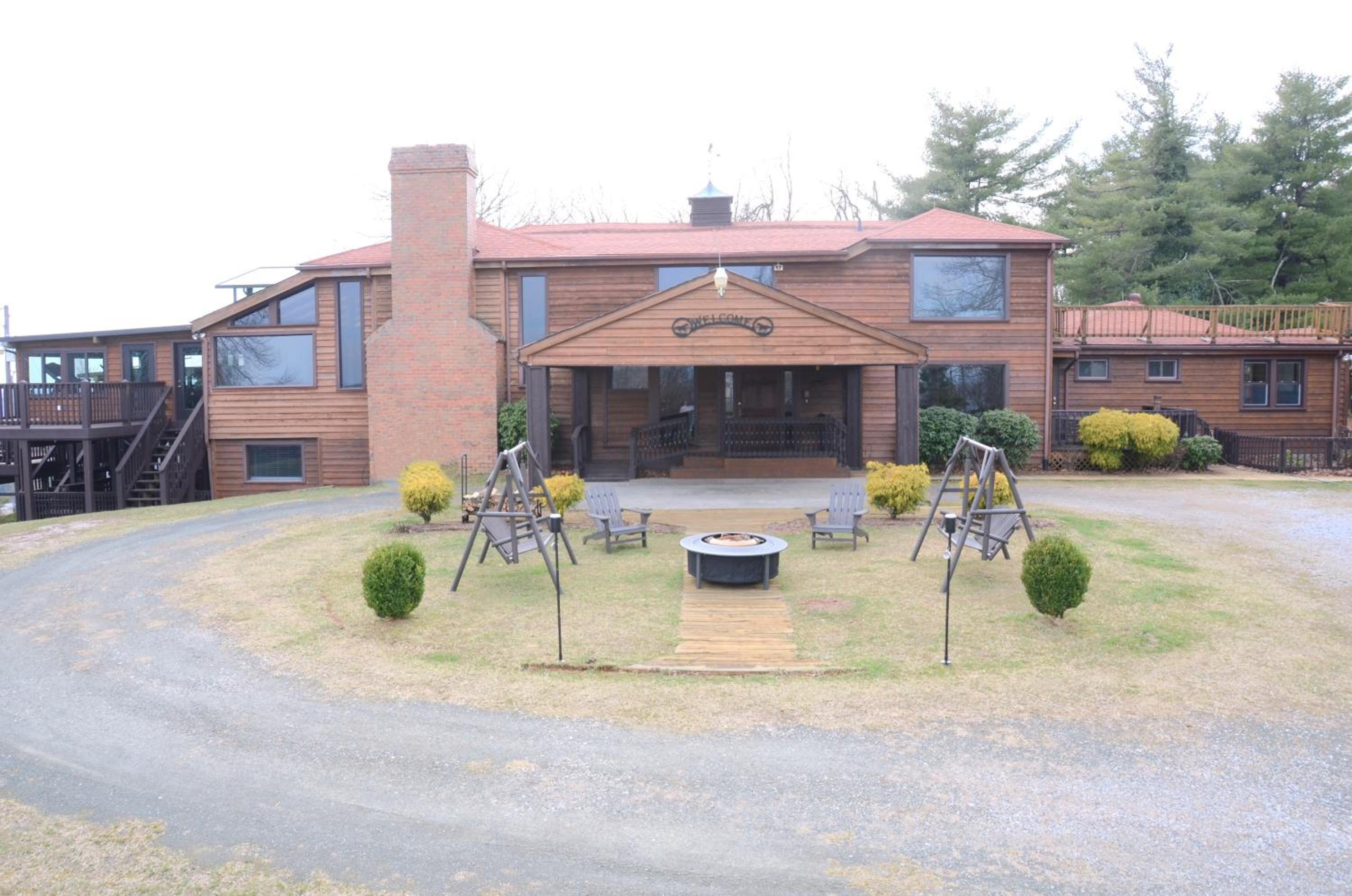 Bent Mountain Lodge