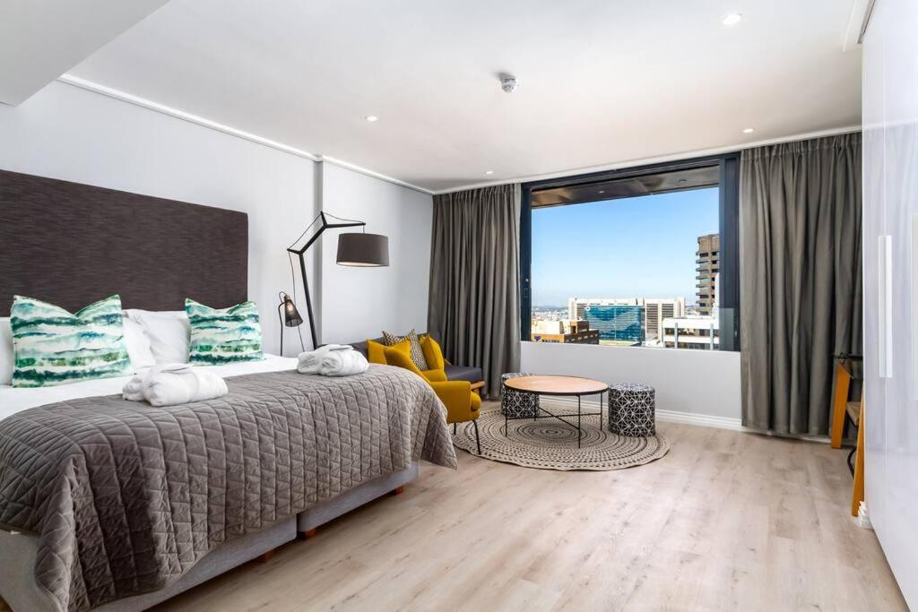 Stylish 27th Floor Studio on Bree Street view 2