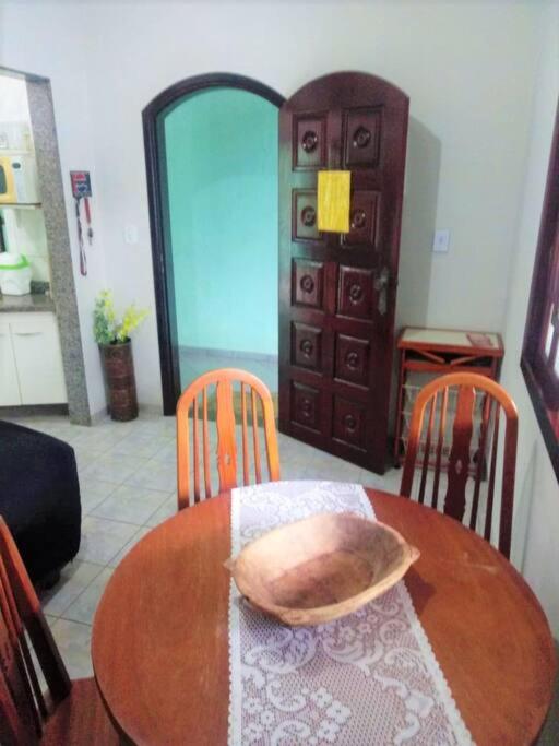 Casa Praia Grande wi-fi 4 dorm 3 carros área churrasq 700 MTS da praia Imirim