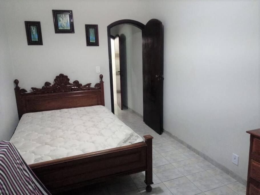 Casa Praia Grande wi-fi 4 dorm 3 carros área churrasq 700 MTS da praia Imirim