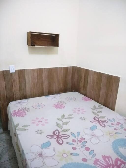 Casa Praia Grande wi-fi 4 dorm 3 carros área churrasq 700 MTS da praia Imirim