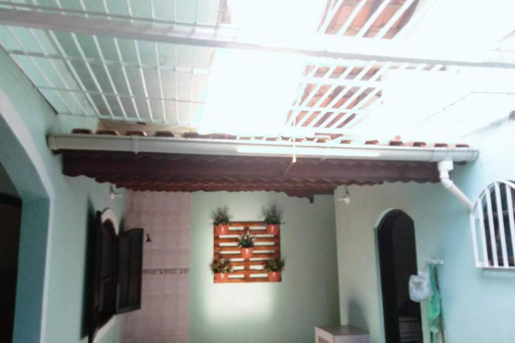 Casa Praia Grande wi-fi 4 dorm 3 carros área churrasq 700 MTS da praia Imirim