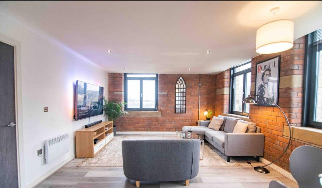 Conditioning House - Suite 2 view 2