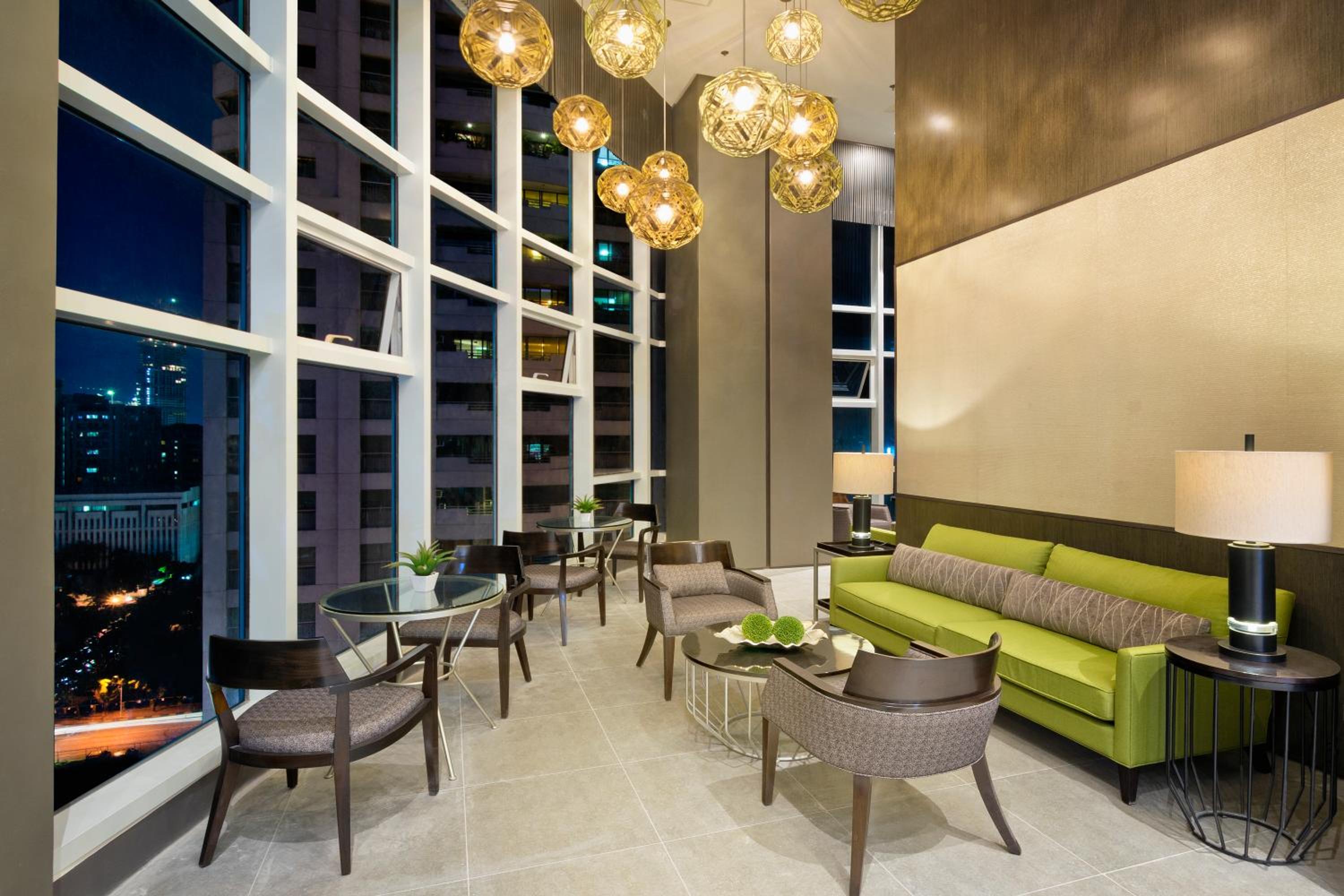 Cozy High Ceiling Studio @ Ortigas near Podium, Megamall view 2
