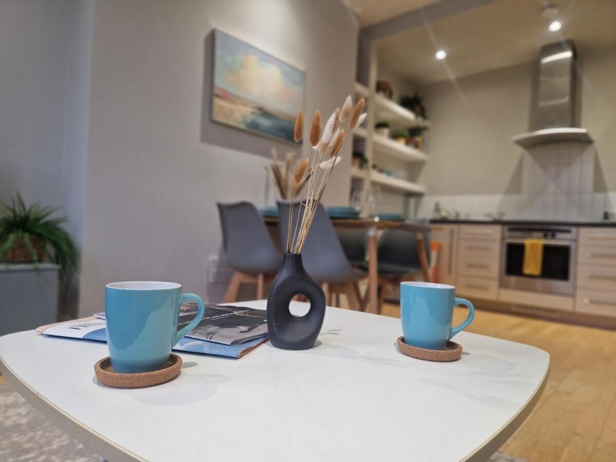 1-bed apartment, Close to Kensington Olympia with Free Wi-Fi & Netflix
