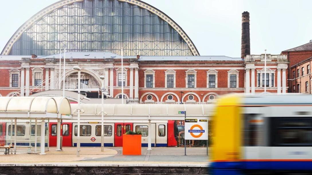 1-bed apartment, Close to Kensington Olympia with Free Wi-Fi & Netflix
